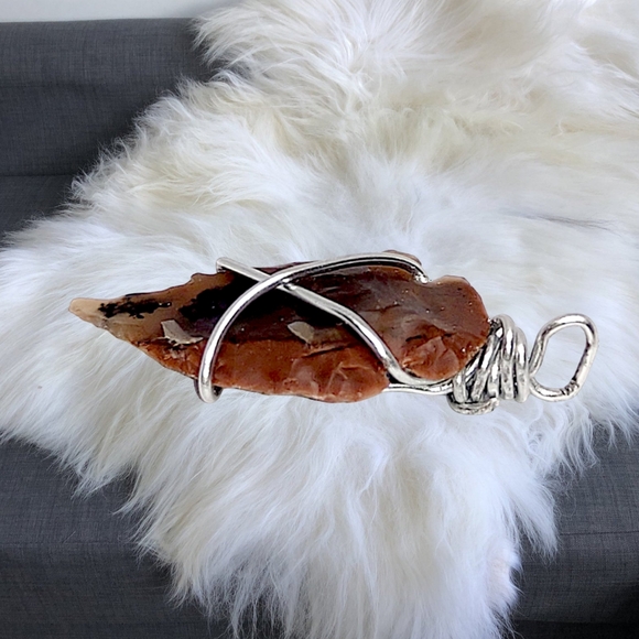 .👣4/$20. Natural Stone Hand-Wired Arrowheah - Picture 8 of 8